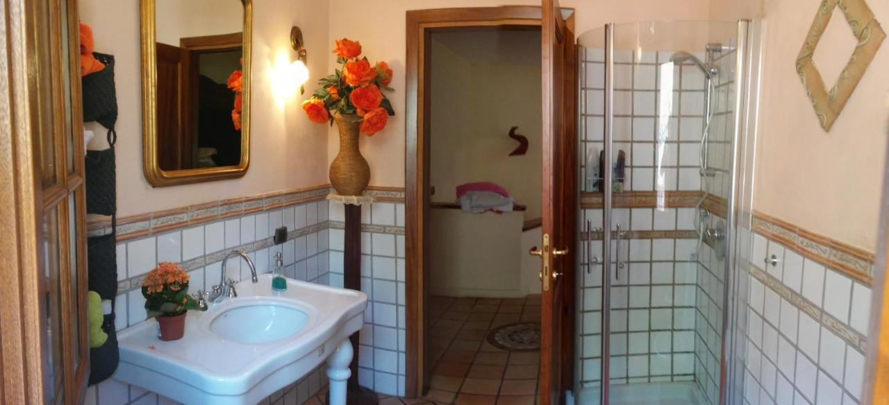Room In Villa - Room In The Hills With Garden And Sea View San Salvatore  Luaran gambar